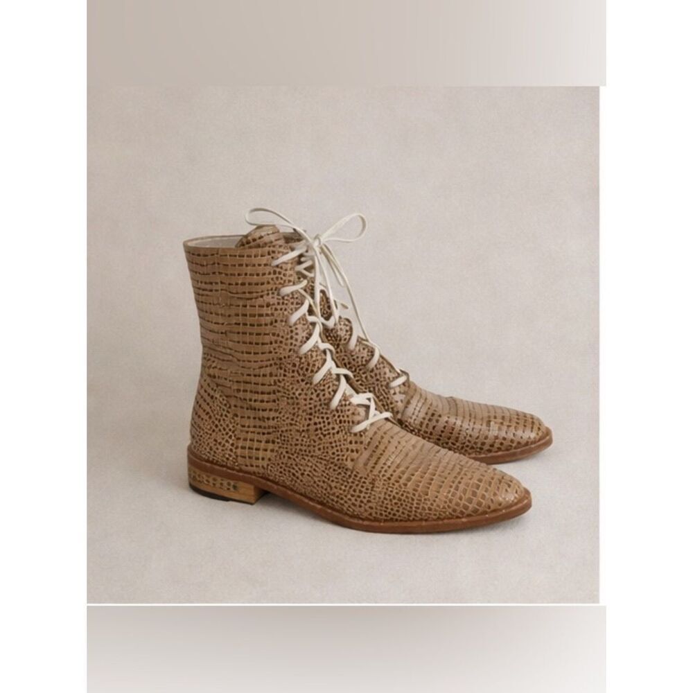 FREDA SALVADOR CROC Leather lace up ankle boots in camel brown